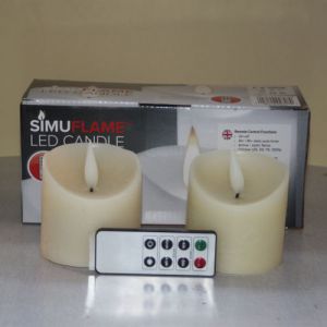 2 SimuFlame LED kaarsen Ivory Aged 7.5 x 7.5cm              